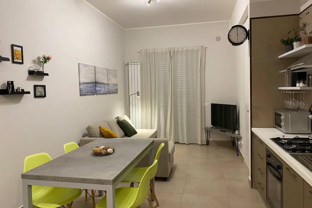 B&B Piano1 Interno5 - Accogliente E Moderno Bilocale Vicino Al Centro Salerno Exteriér fotografie