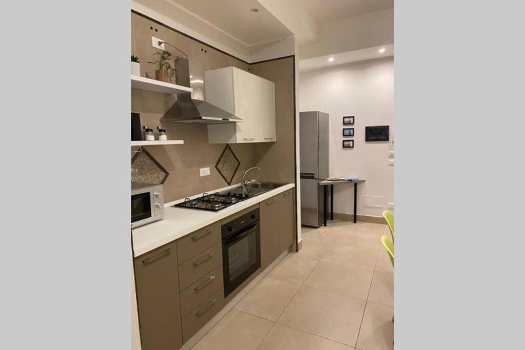 B&B Piano1 Interno5 - Accogliente E Moderno Bilocale Vicino Al Centro Salerno Exteriér fotografie