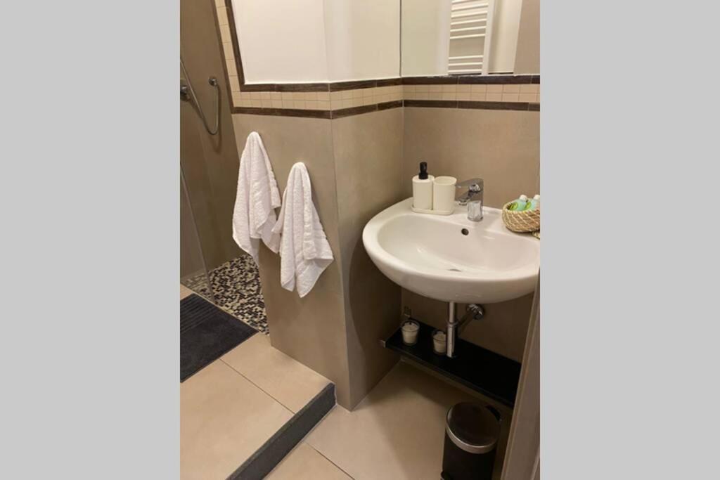 B&B Piano1 Interno5 - Accogliente E Moderno Bilocale Vicino Al Centro Salerno Exteriér fotografie